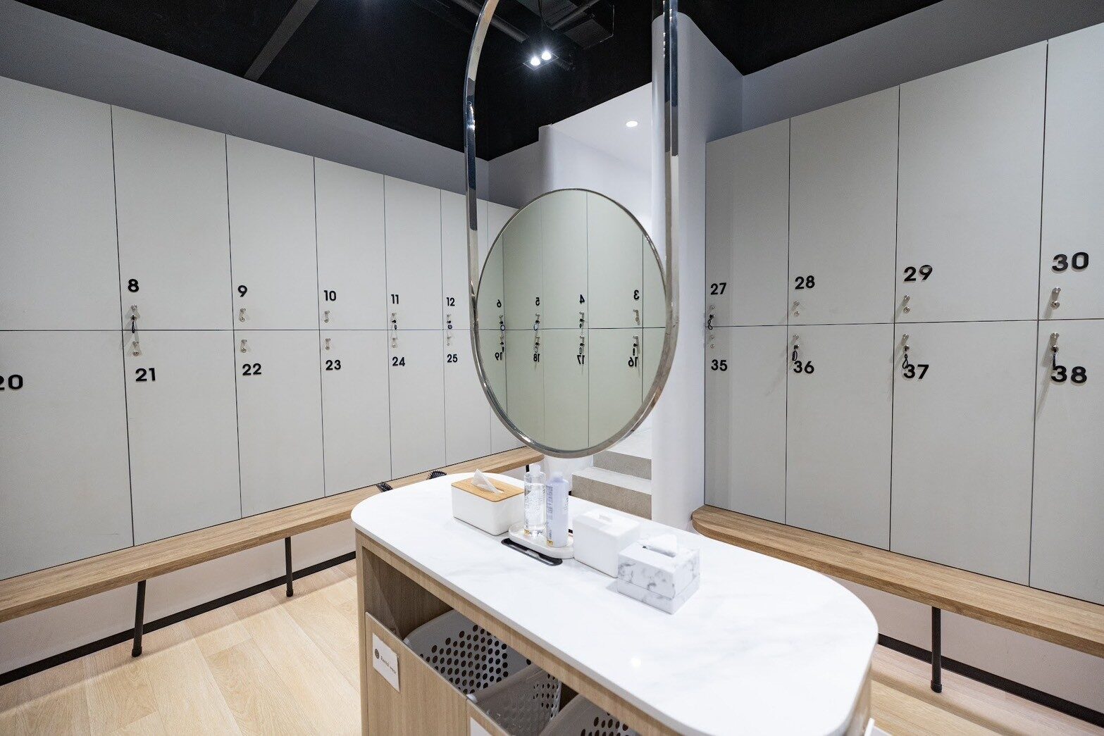 SPLASH BOX powder room